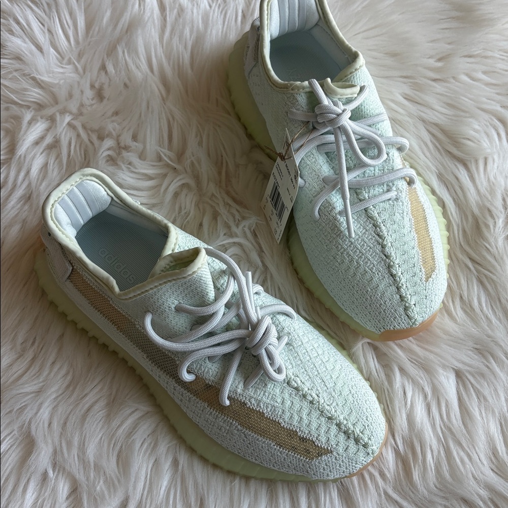 Adidas YEEZY BOOST 350 v2 HYPERS sneakers fits women 7-7.5